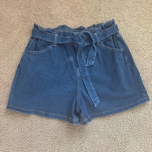 Time and Tru Pants - Womens short jeans